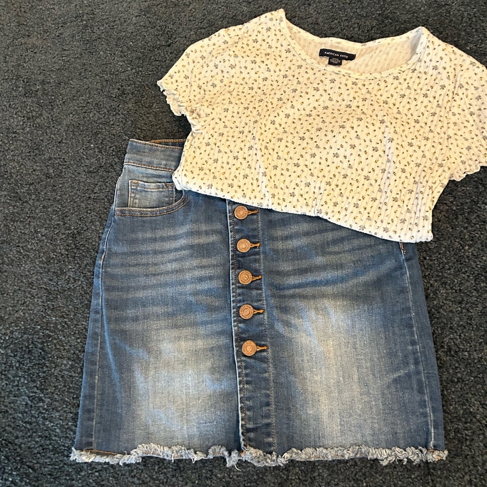 EUC American Eagle tee